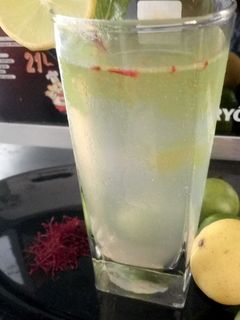 केसर निम्बू पानी (Kesar nimbu pani recipe in hindi) रेसिपी मुख्य फोटो