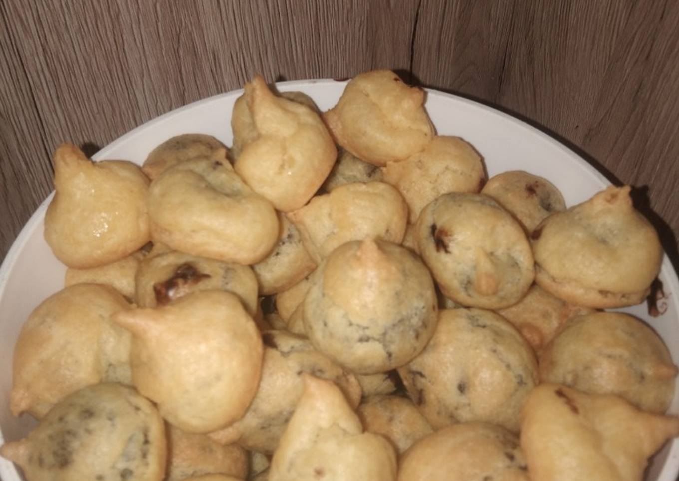 Soes Kering isi Coklat