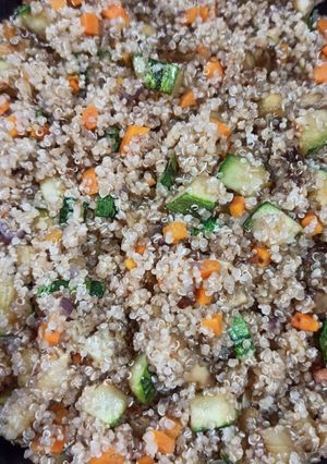 Una foto de Quinoa salteada con verduritas