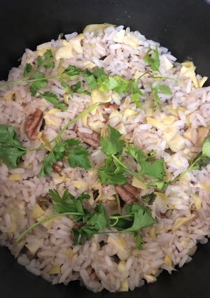 Una foto de Arroz con alcachofa y nuez