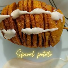 A picture of Yellow yellow 💛 Spiral Potato.