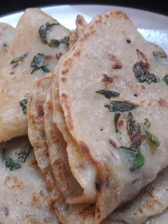 கோதுமை ரவை முருங்கை இலை தோசை செய்முறை முக்கிய புகைப்படம்