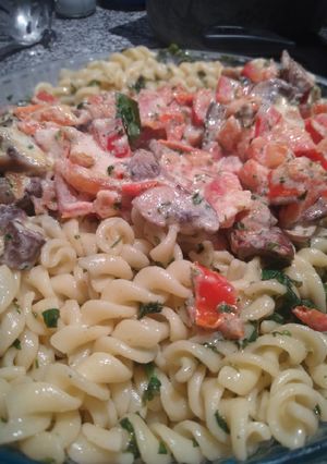 Una foto de Fideos caprese con champiñones