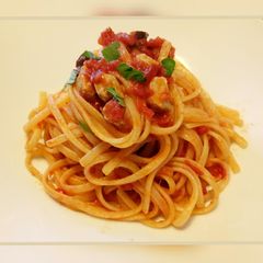 Linguine al tonno e olive A picture of Linguine al tonno e olive.