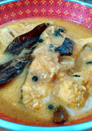 A picture of Fish in creamy yoghurt sauce.
