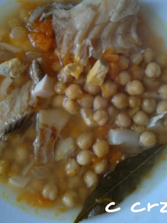 Una foto de Garbanzos con bacalao y calabaza