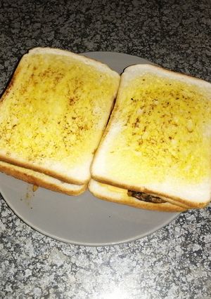 A picture of Spiced-up steak sandwich 🥪.