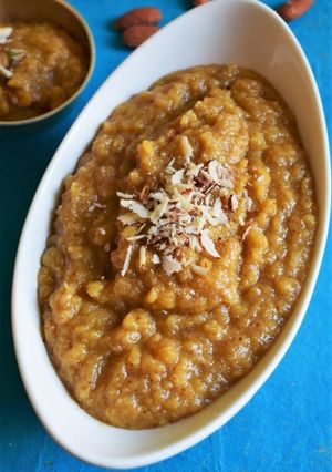 A picture of Seb Badam Halwa (Apple Almond Halwa).