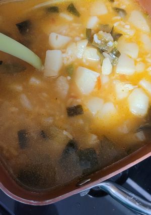 Una foto de Caldo de papas con poblano