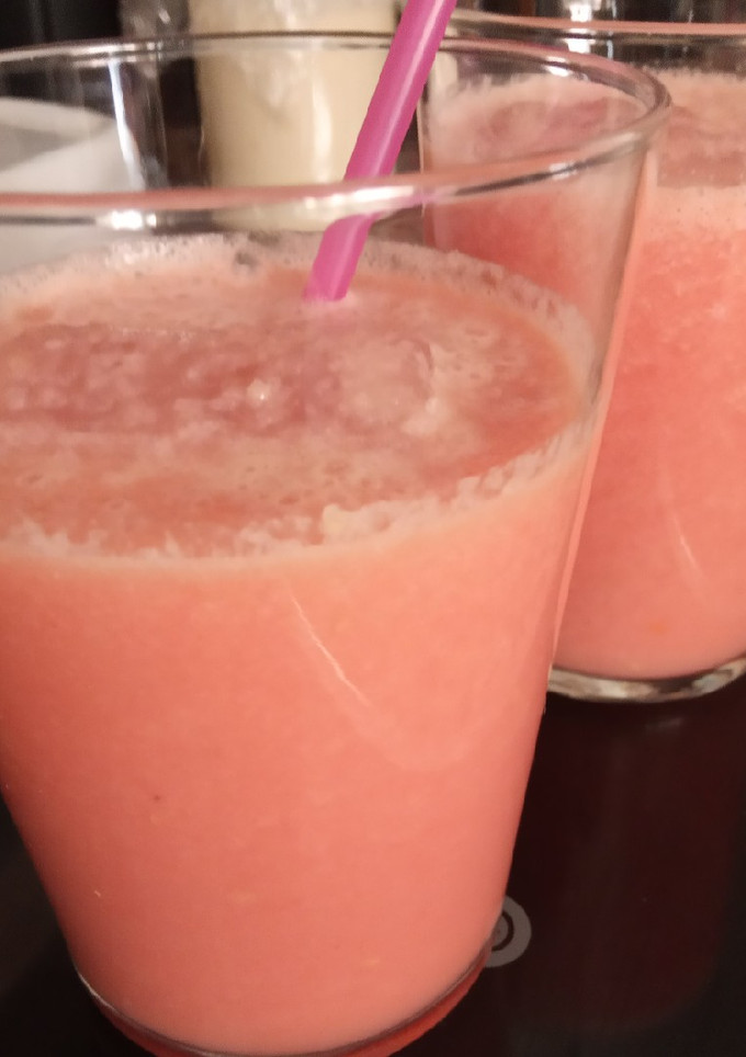 Una foto de Batido de sandía, naranja y manzana