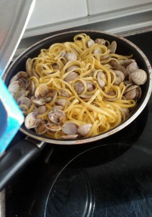 Una foto de Tallarines con chirlas