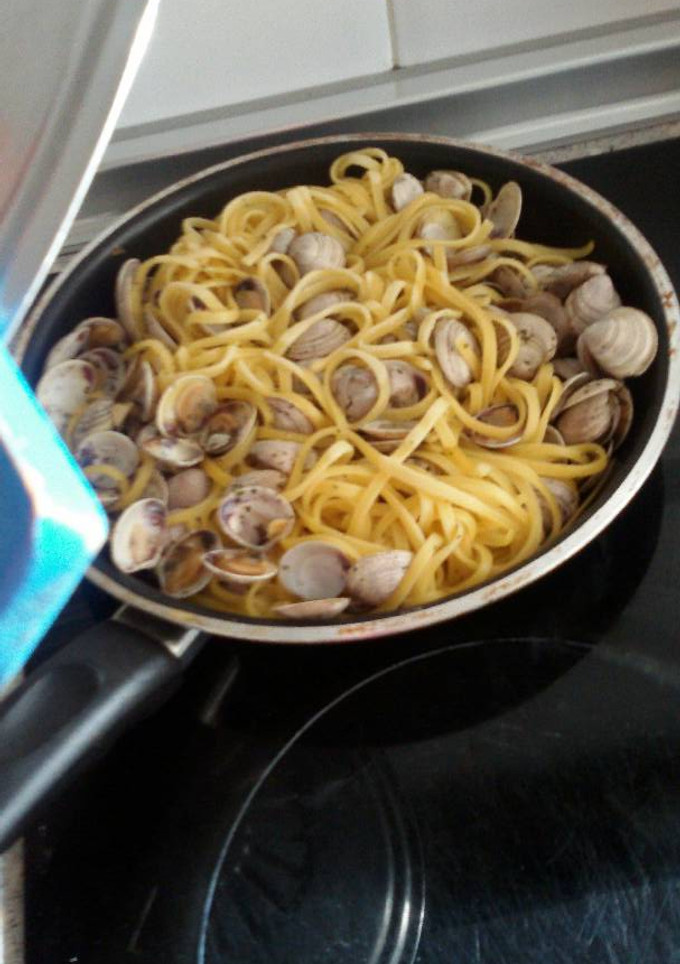 Una foto de Tallarines con chirlas