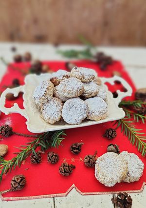 Foto di Biscotti alle mandorle e noci con albume