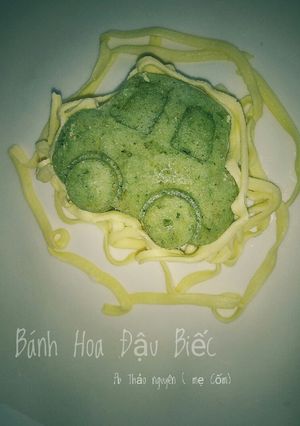 Hình của món Bánh hoa đậu biếc.