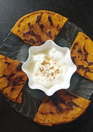 હાથઘડિયુ (Hathghadiyu Recipe In Gujarati)😊 રેસીપી મુખ્ય ફોટો