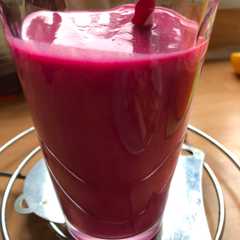 Φωτογραφία της συνταγής Smoothie με παντζάρι, αχλάδι και φράουλες 🍐🍓🍓
