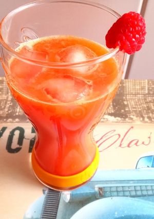 Foto principal de Zumo de frambuesas y naranja