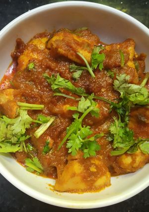 A picture of Andhra Spicy Chicken Gravy: A Fiery Delight for Rice, Chapati, and Dosa.