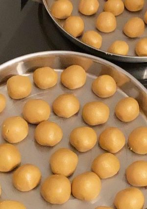 A picture of Ladoo.