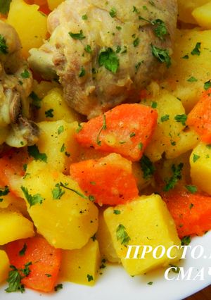 Фото Тушеная картошка с курицей.