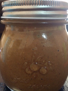 Una foto de Crema de cacahuate con sal