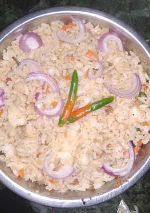 A picture of Shezwan rice.