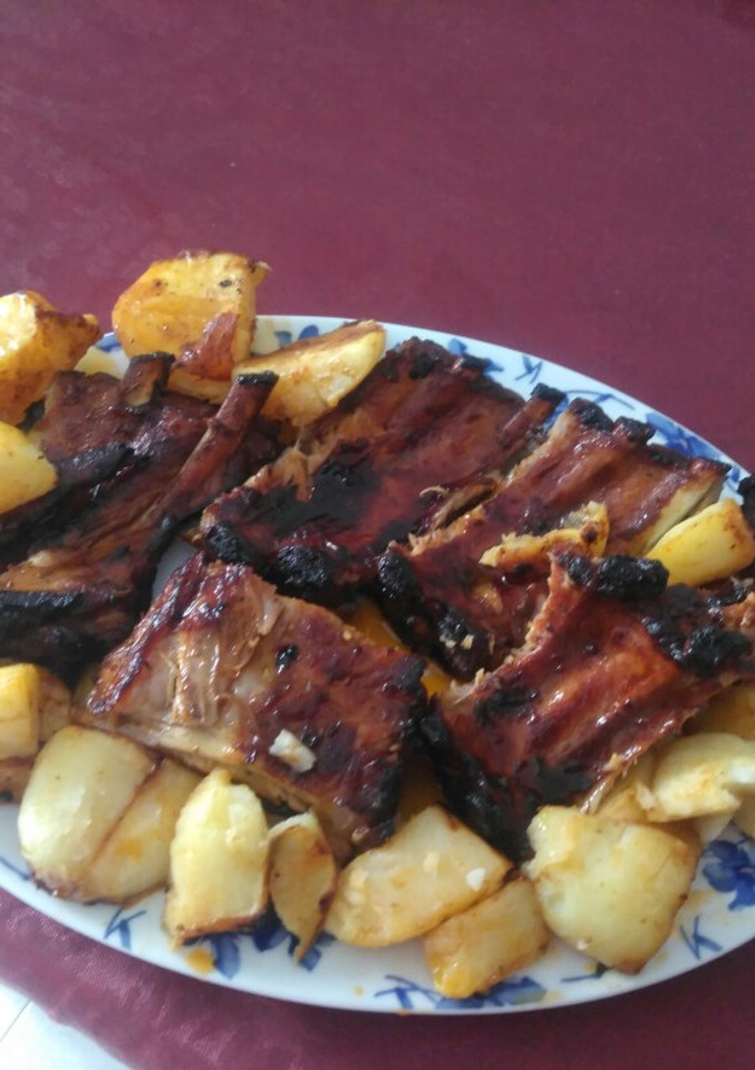 Una foto de Costillar de cerdo al horno de Loli Dominguez