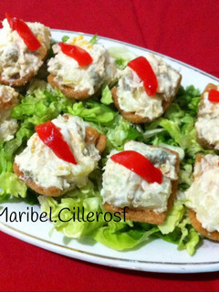 Una foto de Bocaditos de ensaladilla. Aperitivo para Navidad