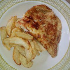 A picture of Chips n fry egg.