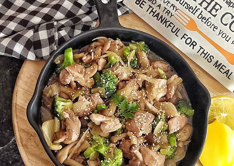 Langkah mengolah One Pan Broccoli Chicken Mushroom nikmat