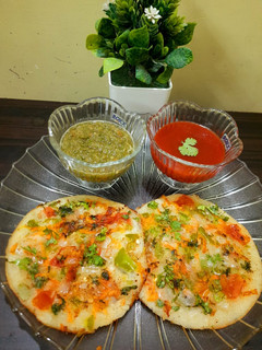 वेज उत्तपम (veg uttapam recipe in Hindi) रेसिपी मुख्य फोटो