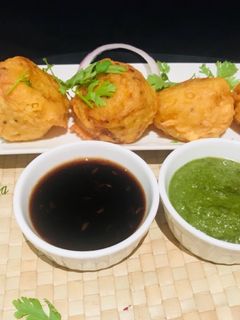 बटाटा वडा रेसिपी मुख्य फोटो