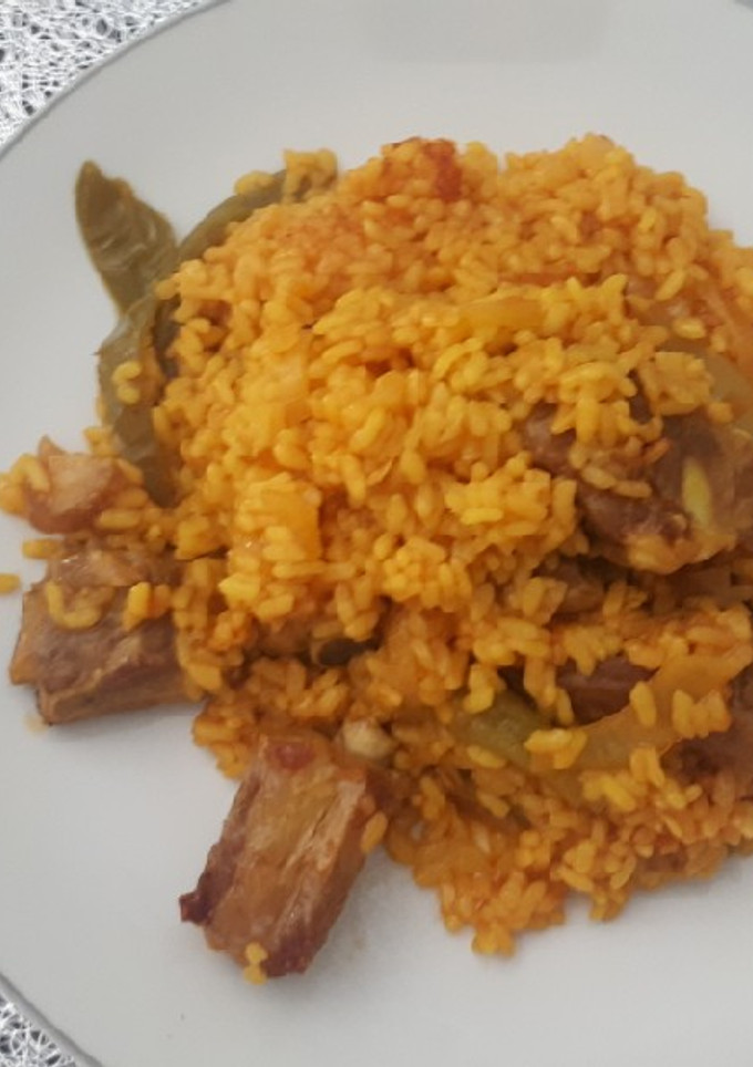 Una foto de Arroz con costillas de cerdo