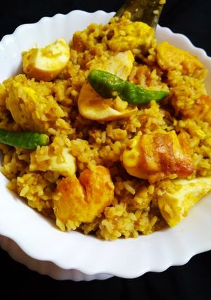 হিং ও ডিমের ভুনা খিচুড়ি (hing o dimer bhuna khichuri recipe in Bengali) রেসিপির প্রধান ছবি