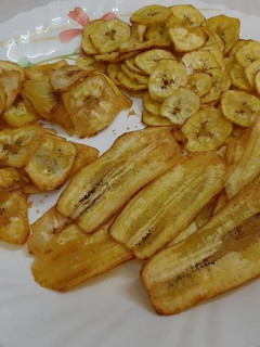 केले के चिप्स(Kele ke chips recipe in Hindi) रेसिपी मुख्य फोटो