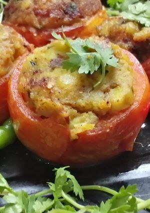 भरवा टमाटर (bharwa tamatar reicpe in Hindi) रेसिपी मुख्य फोटो