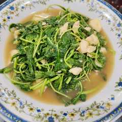 A picture of Bayam Tumis Ebi.