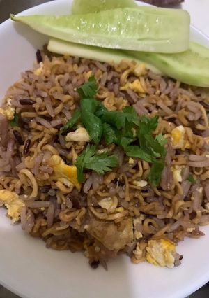 รูปของ ข้าวผัดบะหมี่กึ่งสำเร็จรูป (ข้าวผัดมาม่า)