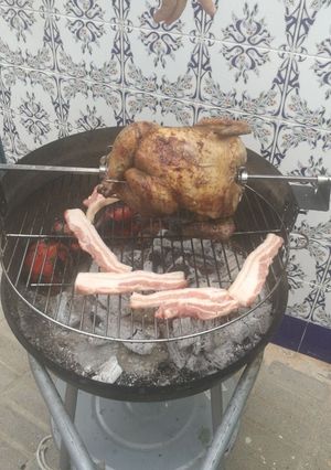 Una foto de Pollo al carbón