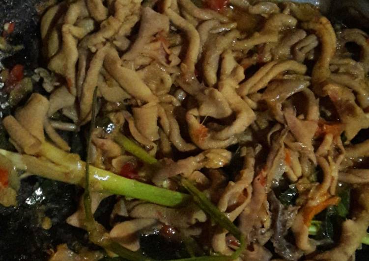 Usus Ayam setan level pedas sedang