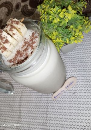 A picture of Banana cocoa milkshake.