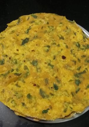 A picture of Methi paratha.