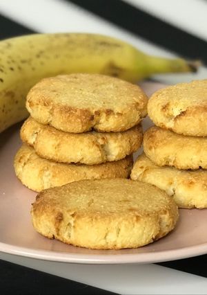 A picture of Coconut sugar-free cookies.