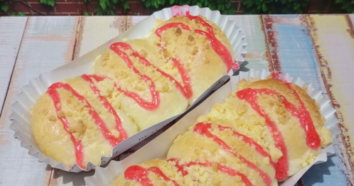 Resep Roti Strawberry Crumble oleh Sandarii Ajah - Cookpad