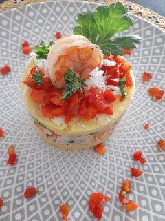 Una foto de Causa Rellena con Atún y Langostinos a lo Carmelita