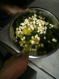 Una foto de Ensalada citrica de espinacas