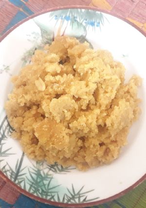 गूळाचा शिरा (gulacha sheera recipe in marathi) रेसिपी चे मुख्य फोटो 