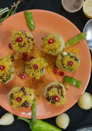 સ્ટફડ આલૂ  ચાટ(stuff aalu chaat inGujarati) રેસીપી મુખ્ય ફોટો