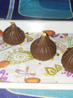 चॉकलेट मोदक (Chocolate modak recipe in Hindi) रेसिपी मुख्य फोटो