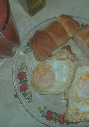 Una foto de Huevos estrellados con toque especial